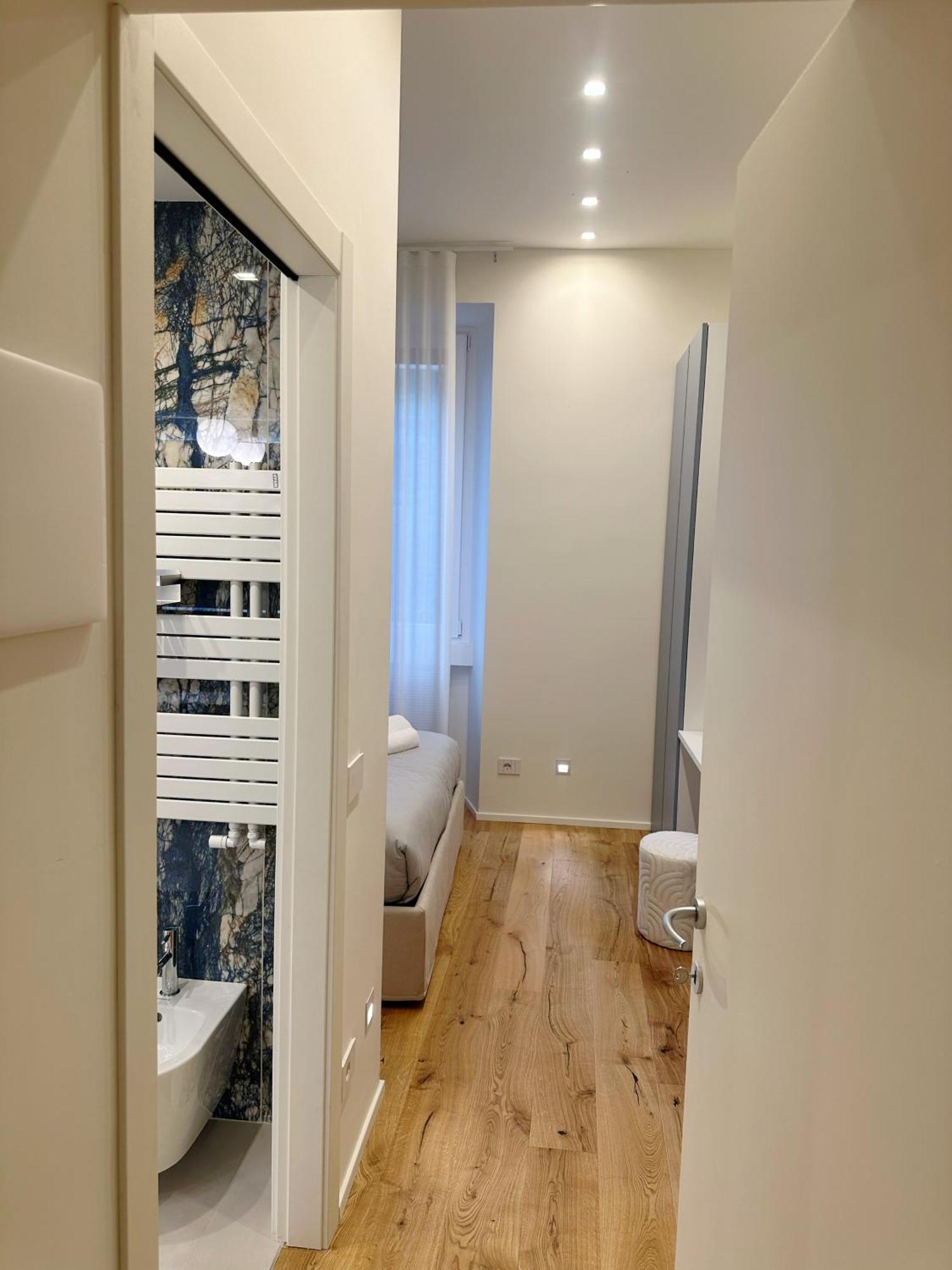 Private Apartment With Wi-Fi Milano City Near Duomo Atena Luaran gambar