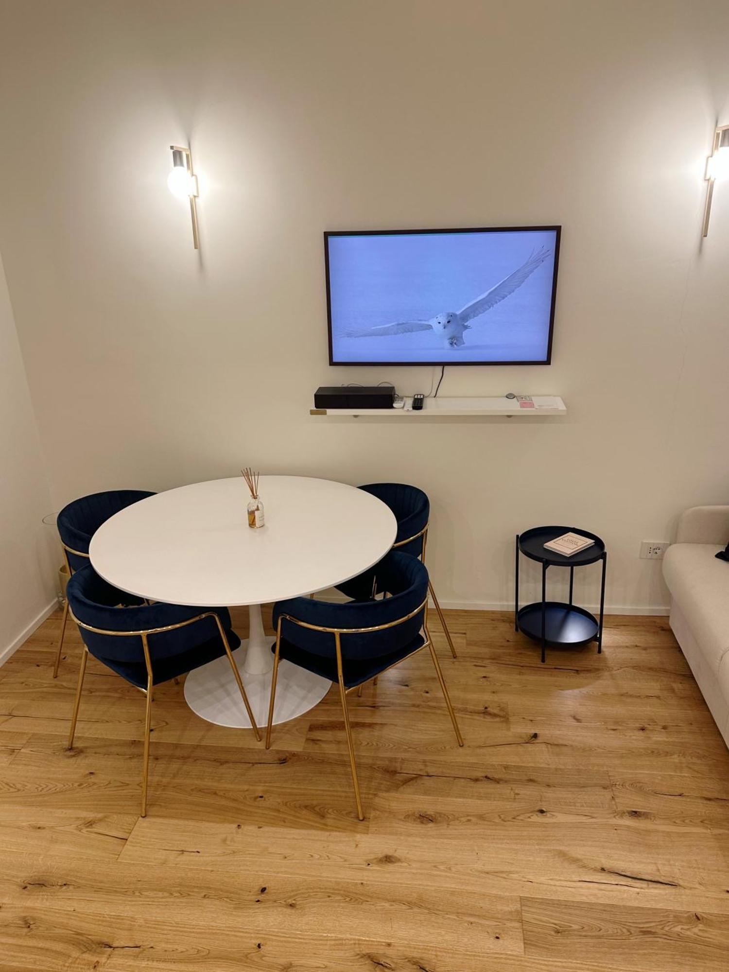 Private Apartment With Wi-Fi Milano City Near Duomo Atena Luaran gambar