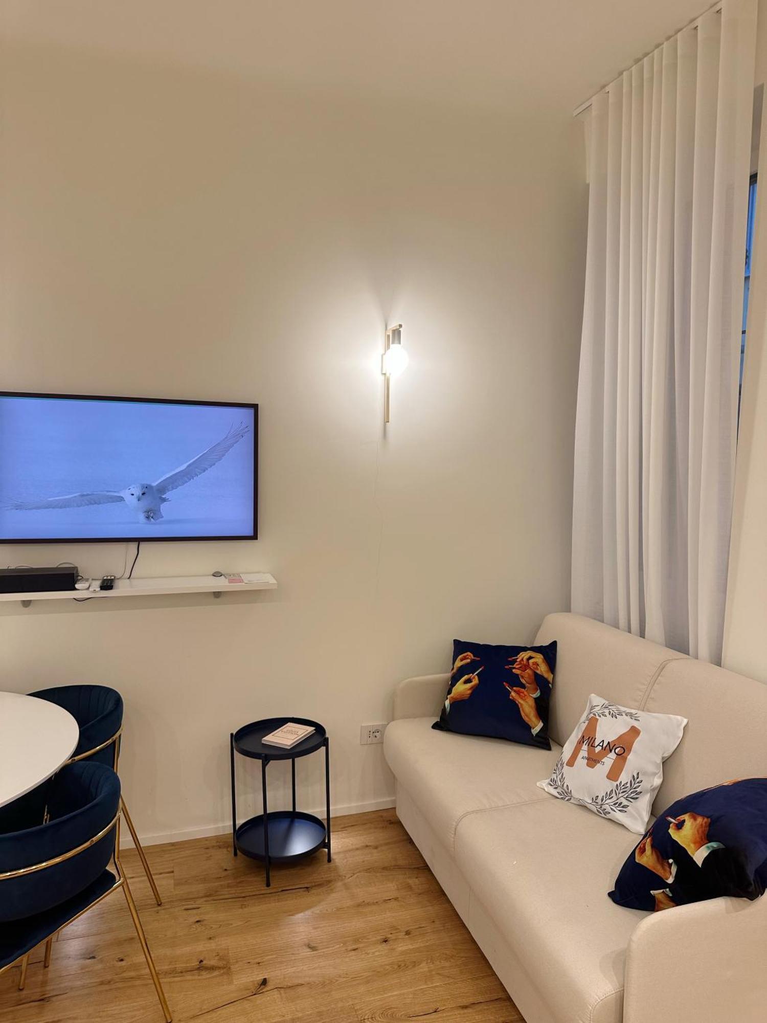 Private Apartment With Wi-Fi Milano City Near Duomo Atena Luaran gambar